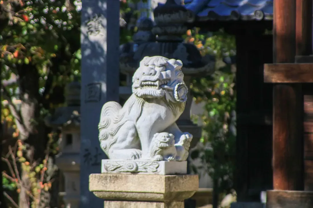 The Stone Lions That Never Sleep (Image Credits: Unsplash)