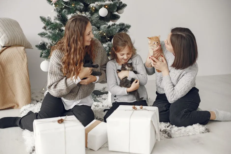 #2 - They Bring You "Gifts" (Even Weird Or Gross Ones) (Image Credits: Pexels)