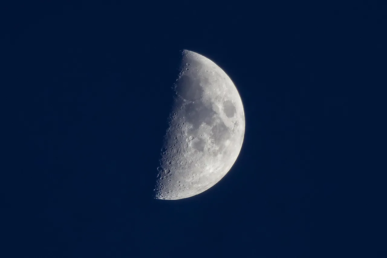 #5 The Lunar Wake: A Natural Experiment in Space (Image Credits: Pixabay)