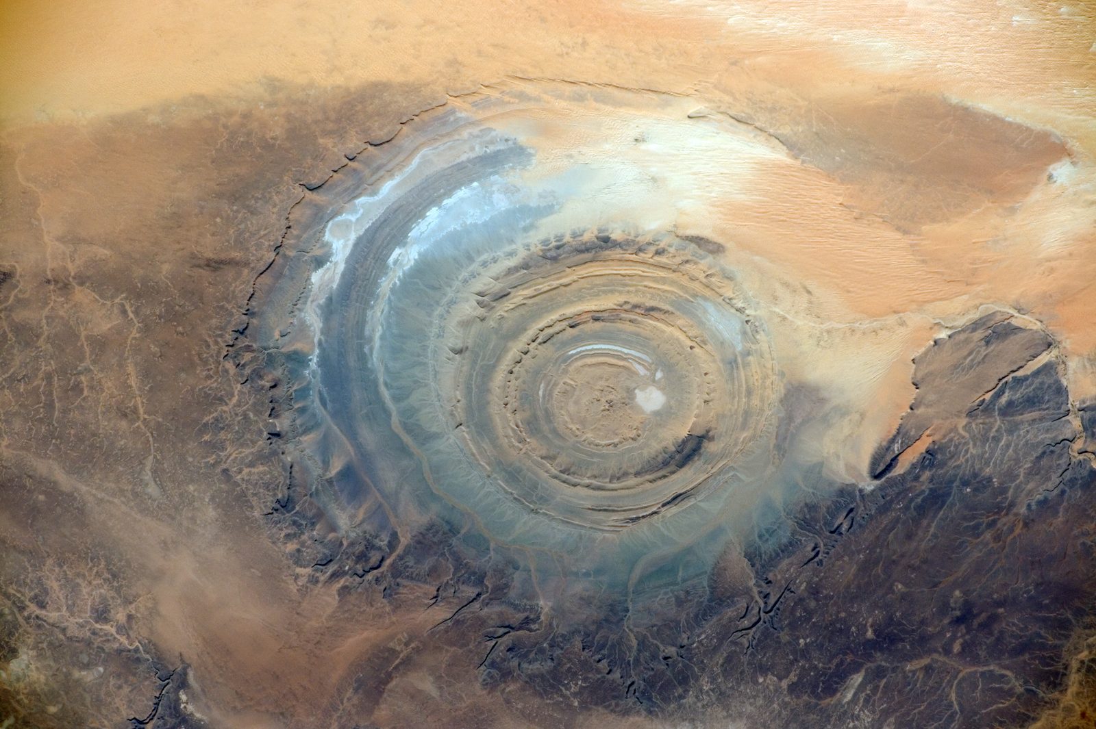 The Atlantis Connection That Refuses to Die (Image Credits: Wikimedia)