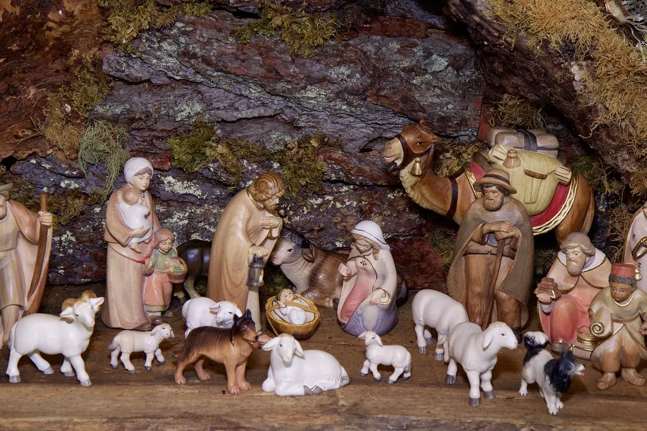 Regional Variations in Nativity Animals (Image Credits: Pixabay)