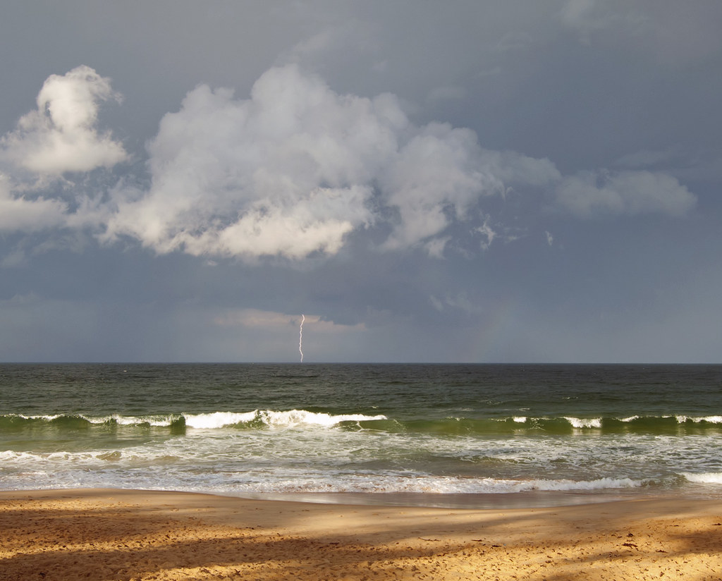 Saltwater Creates a Natural Electric Shield (Image Credits: Flickr)