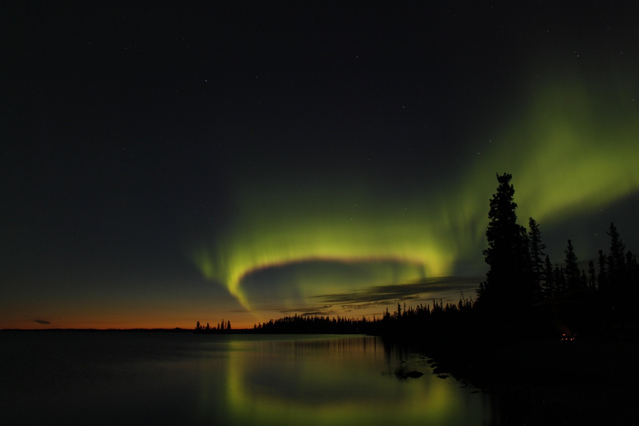 Electron Precipitation and Aurora Effects (Image Credits: Pixabay)