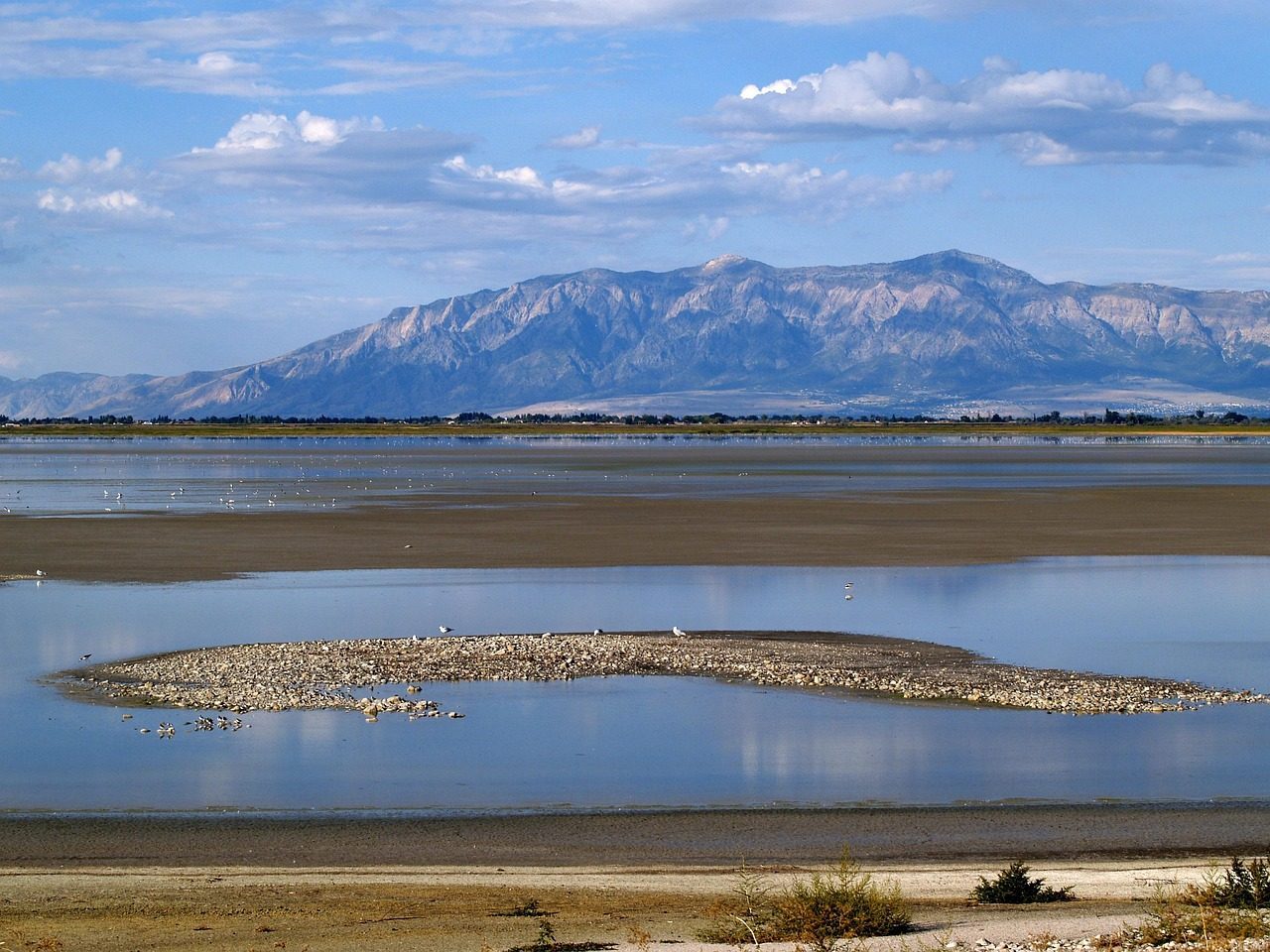 Great Salt Lake: Millions Depend on Shrinking Waters (Image Credits: Pixabay)