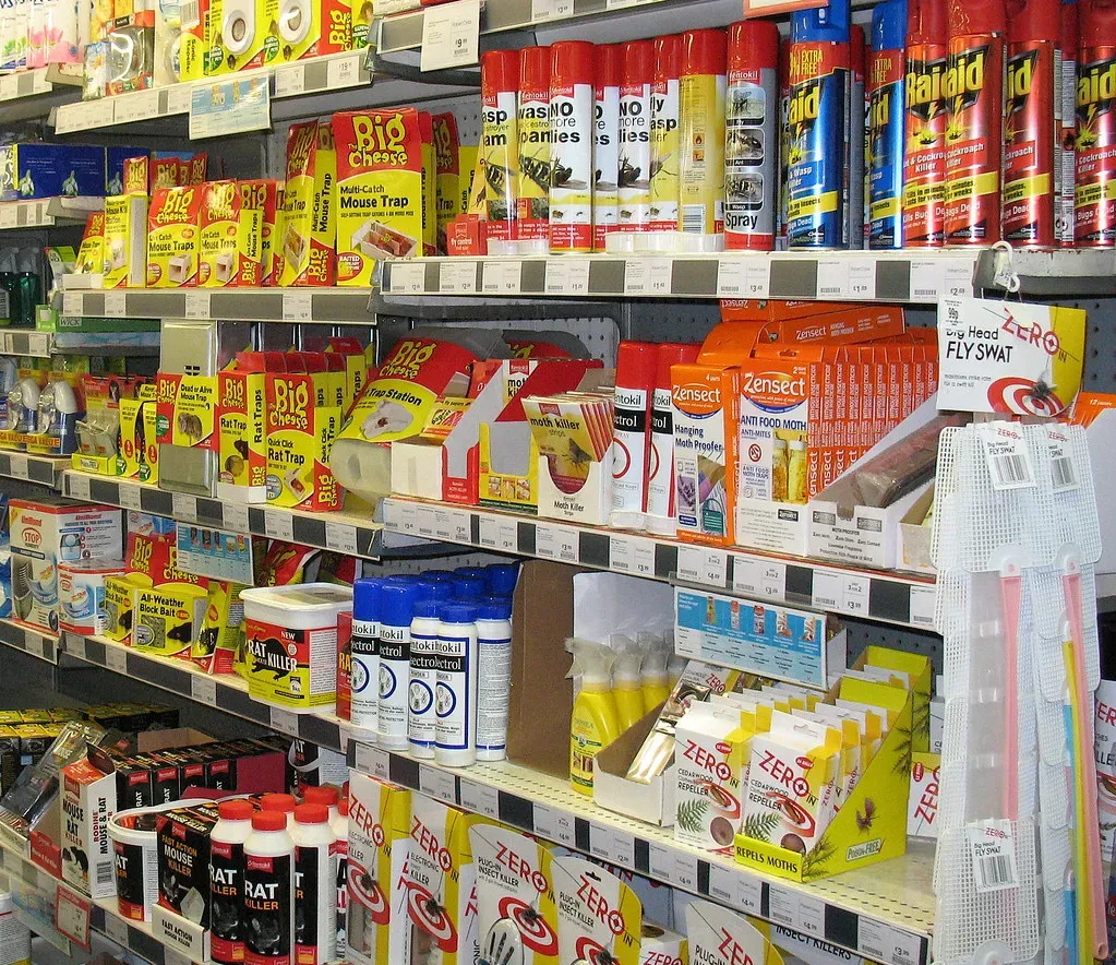 Why Spraying Alone Makes the Problem Worse (Alan Stanton, Flickr, CC BY-SA 2.0)