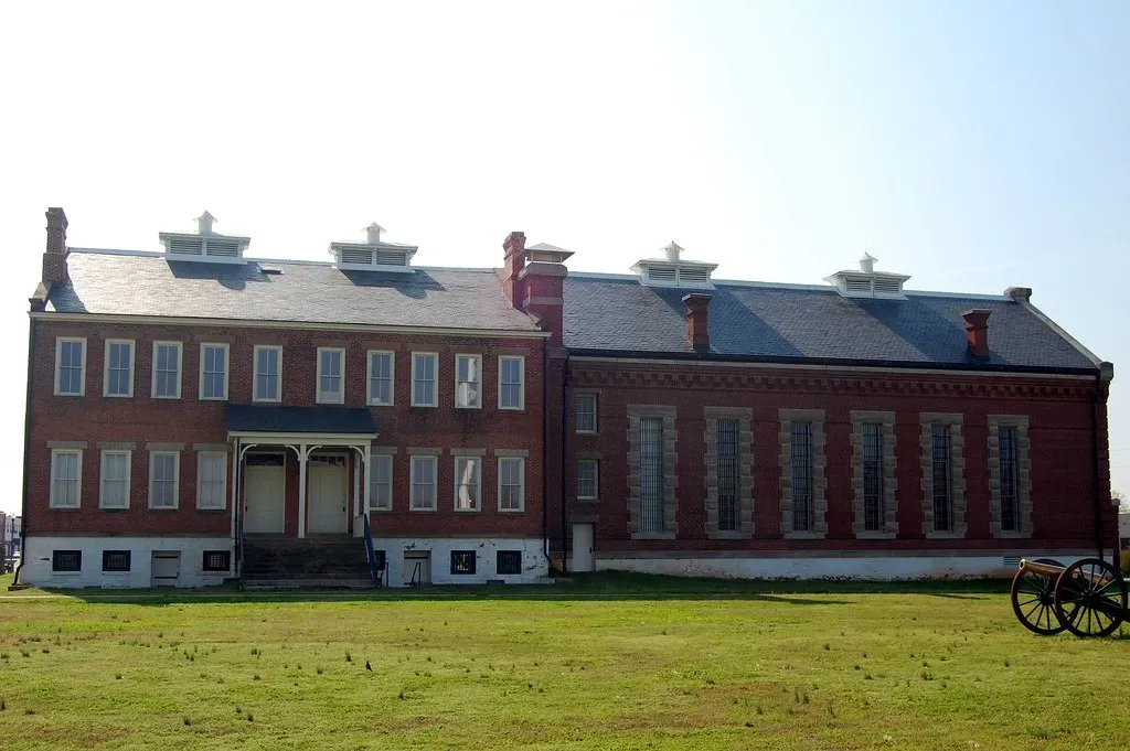 Fort Smith: Crossroads of Justice and Frontier Life (Image Credits: Flickr)