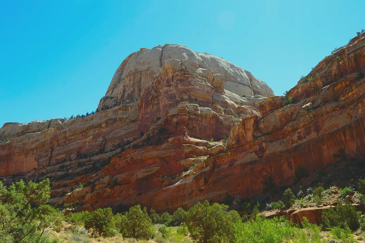 #4 - Capitol Reef National Park, Utah: It's More Than a Quick Pie Stop (Image Credits: Pixabay)