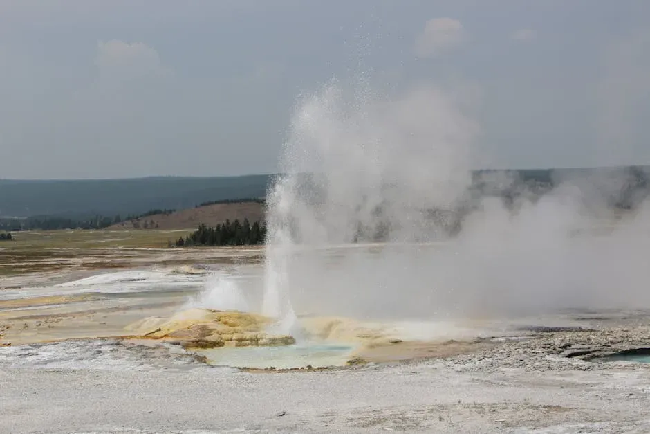Hydrothermal Explosions at Biscuit Basin (Image Credits: Pexels)