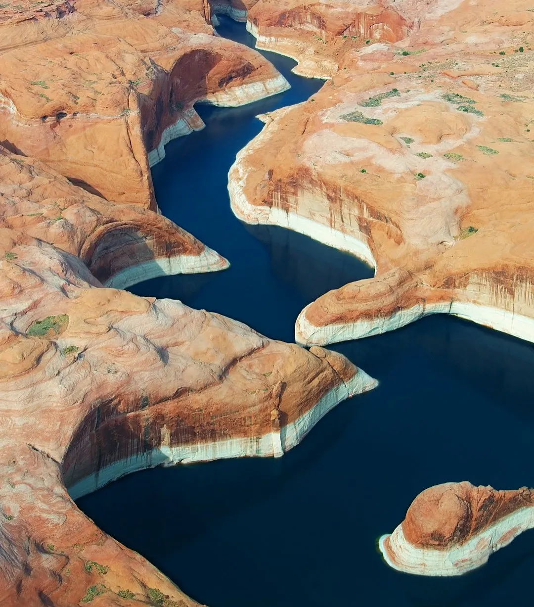 #6 - Lake Powell, Arizona/Utah: The Digital-Looking Desert Reservoir (Image Credits: Unsplash)