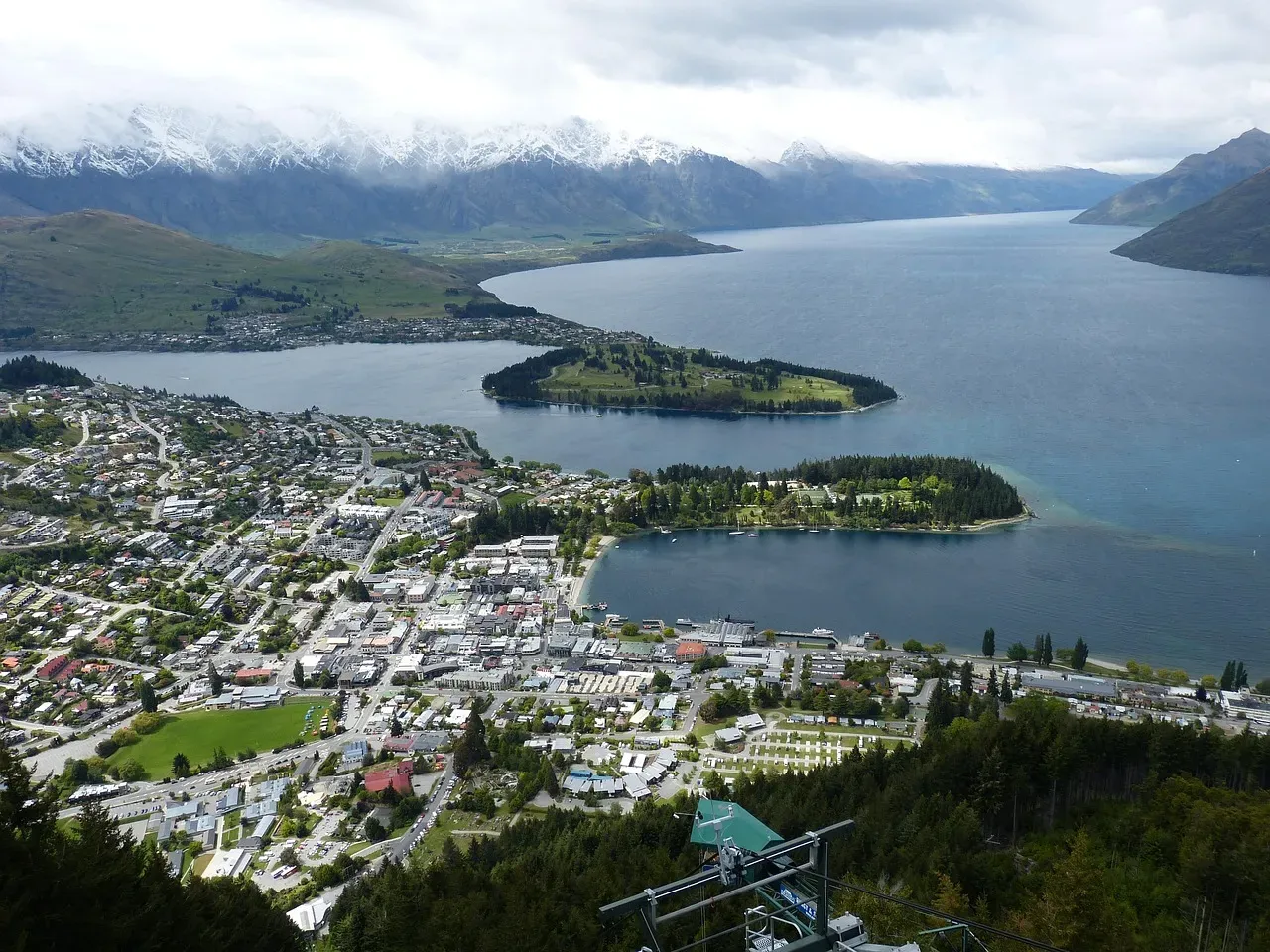 Queenstown Claims the Crown (Image Credits: Pixabay)