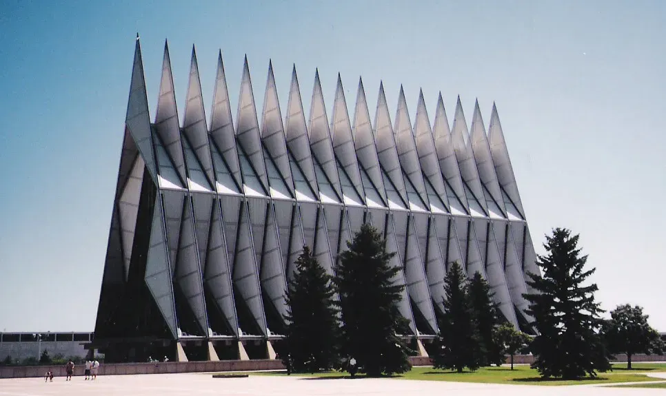 The Air Force Academy Chapel: Soaring Modernism (Image Credits: Flickr)