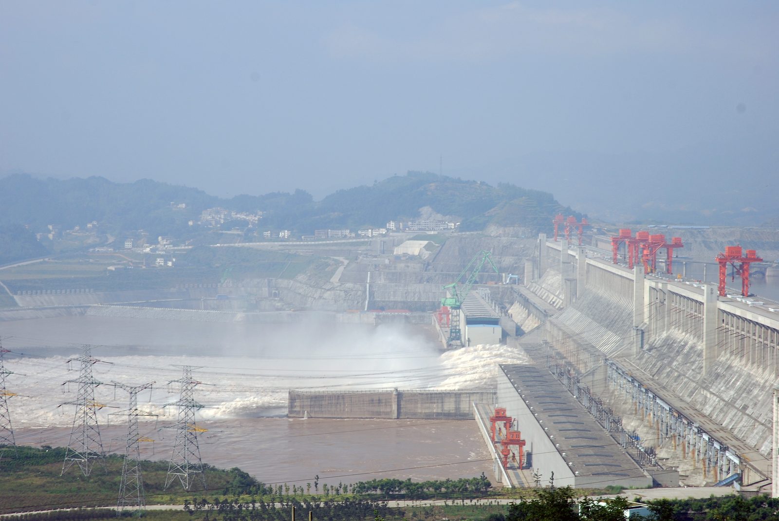 The Three Gorges Dam: Harnessing the Yangtze (Image Credits: Wikimedia)