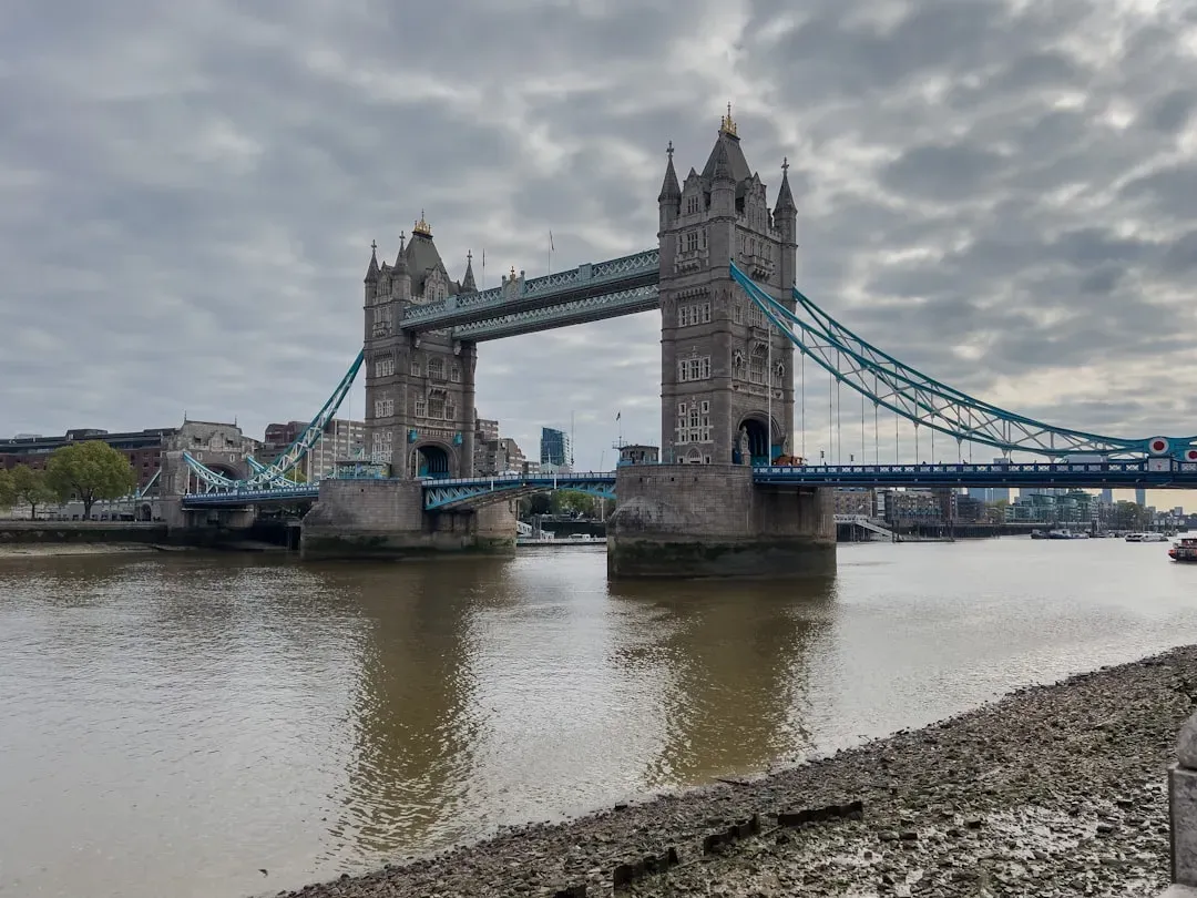 The Thames: England's Historic Flow (Image Credits: Unsplash)