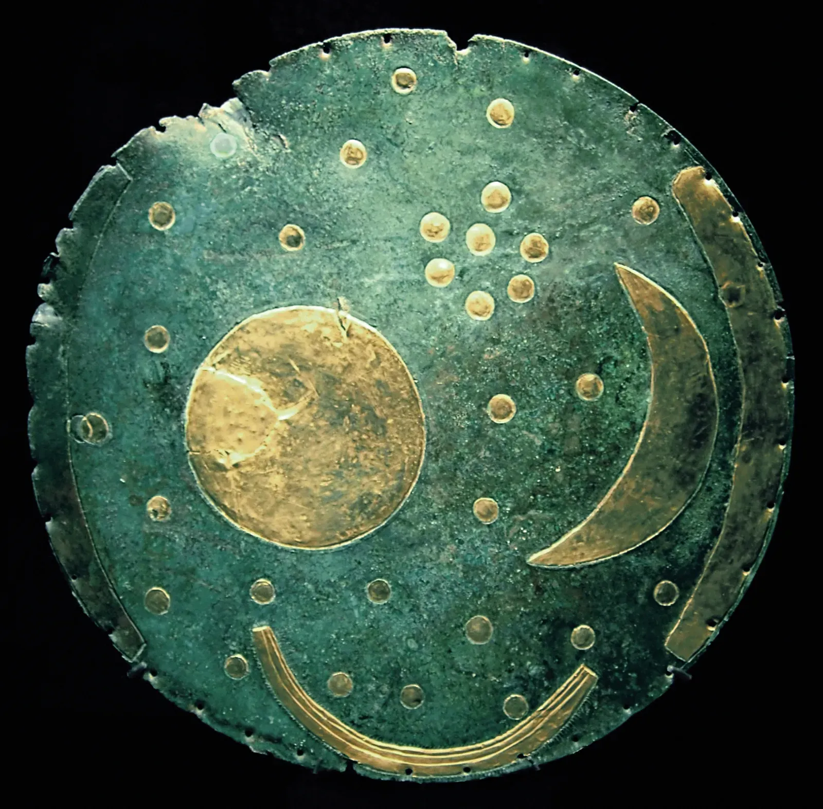 4. The Nebra Sky Disk (photograph taken when the artefact was on display in Basel, Switzerland in December 2006, CC BY-SA 3.0)