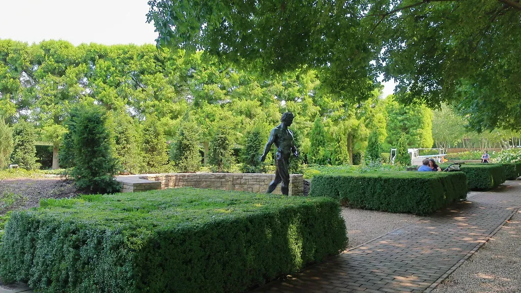 1. Use Natural Barriers (cultivar413, Flickr, CC BY 2.0)