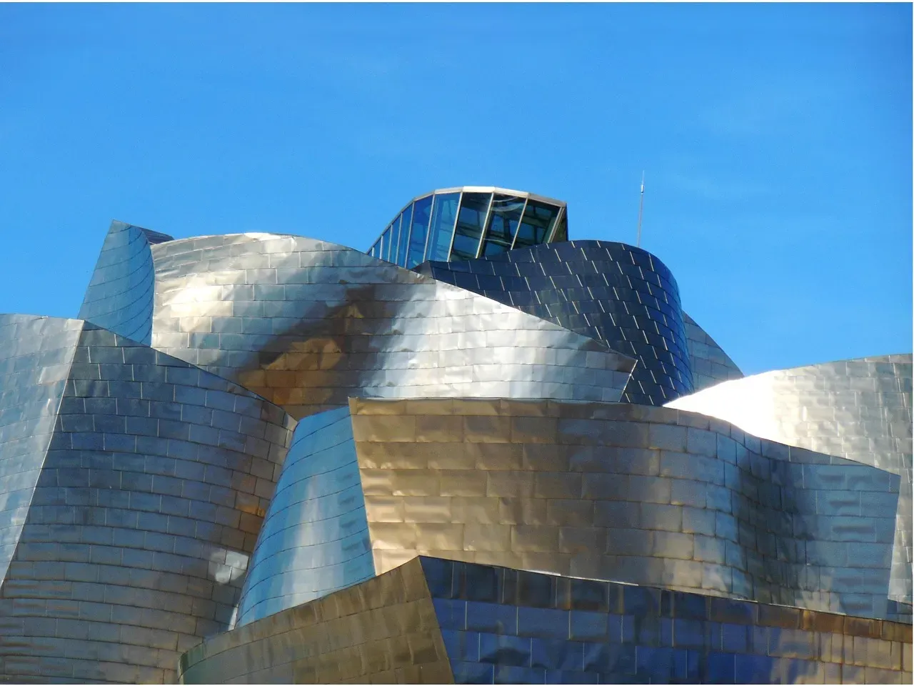 The Guggenheim Museum: Spiraling Innovation (Image Credits: Pixabay)