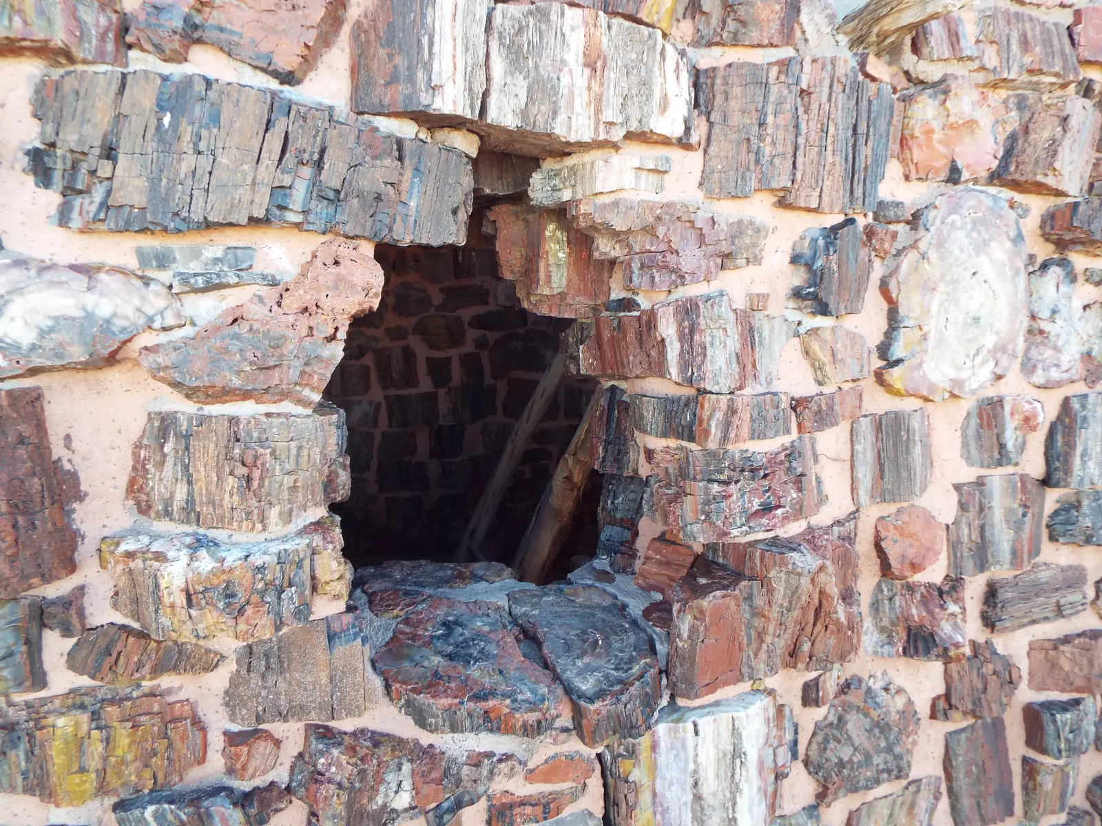 Agate House: An Ancient Dwelling (By Marine 69-71, CC BY-SA 3.0)