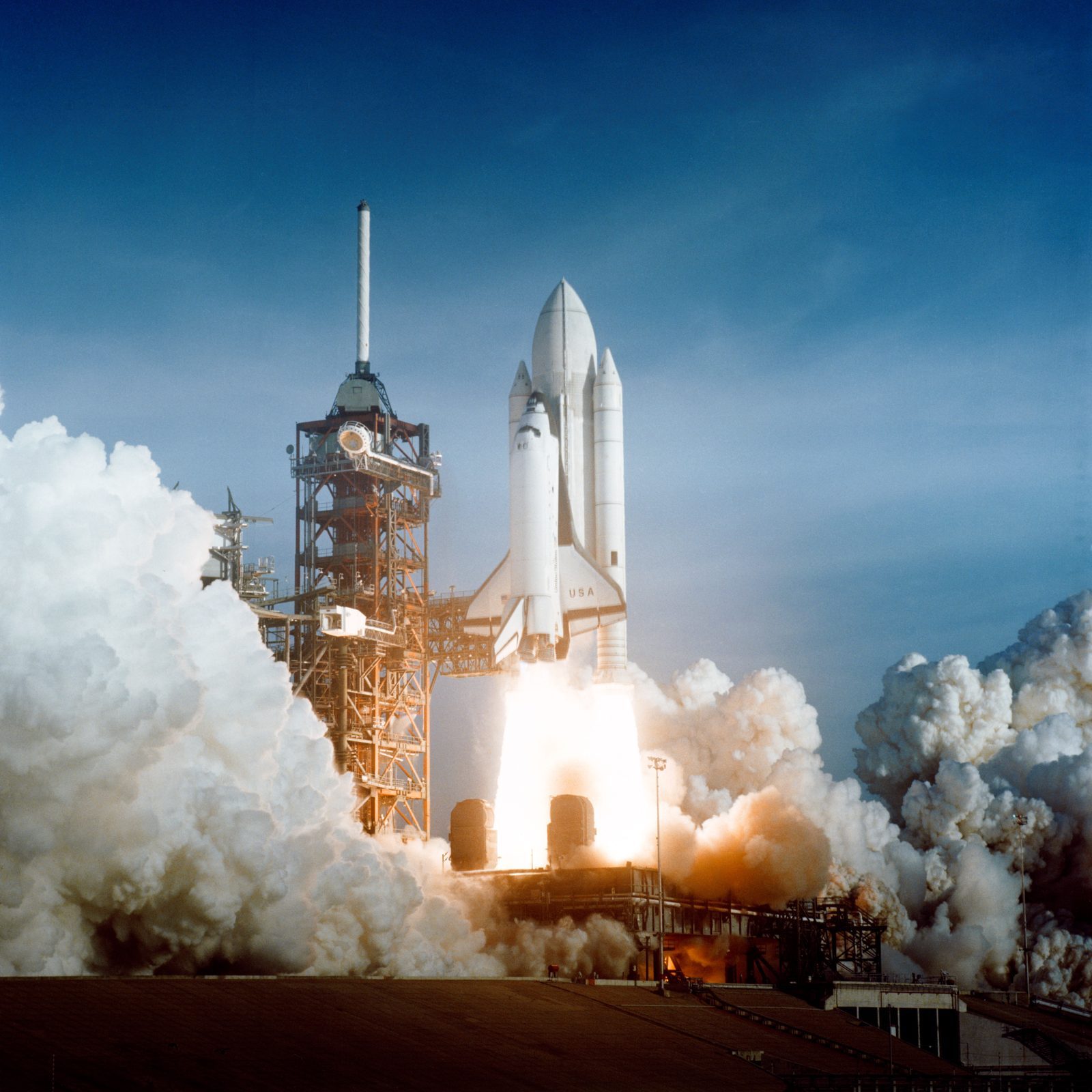 Kennedy Space Center: Gateway to the Stars (Image Credits: Wikimedia)