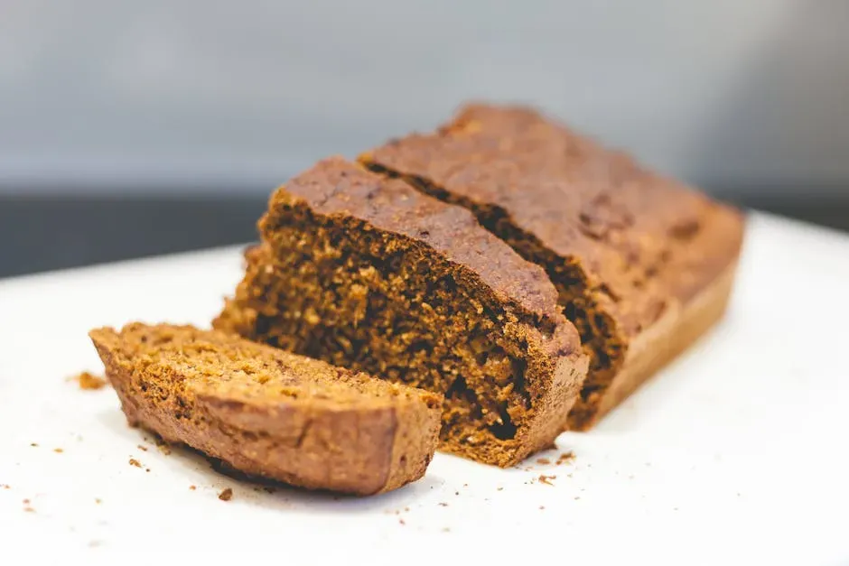 5. Leaving Food Crumbs and Spills Unaddressed (Image Credits: Pexels)