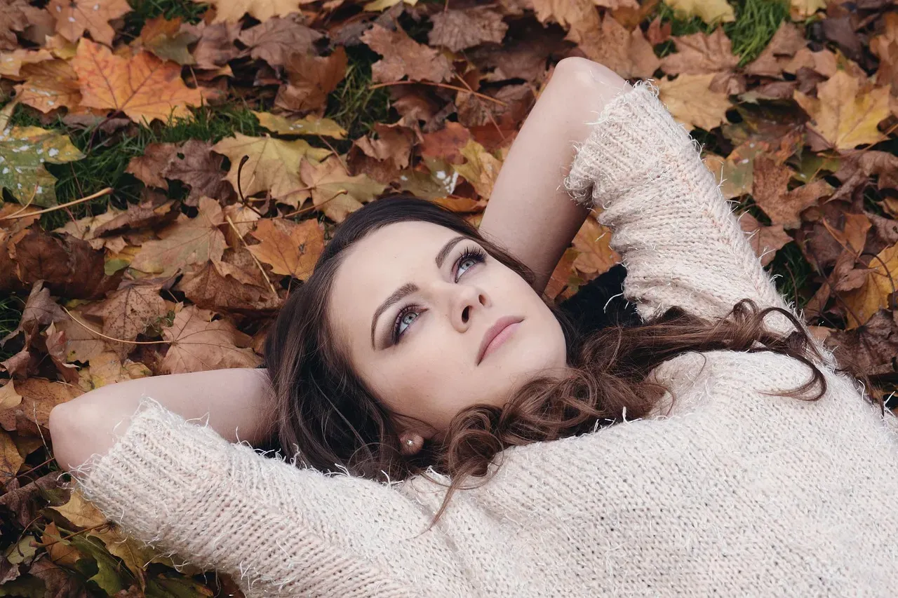 #3: Leave the Leaves (and Embrace a Little Mess) (Image Credits: Pixabay)