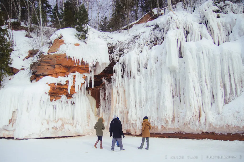 #11 - Lake Superior Sea Caves, Wisconsin: Frozen Theater in Winter (Alize Tran Photo, Flickr, CC BY 2.0)