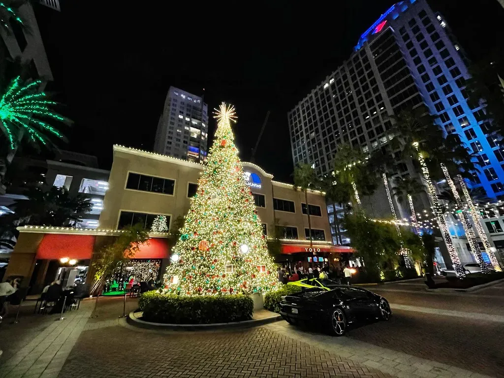 Los Angeles Demands Big Holiday Budgets (Image Credits: Flickr)