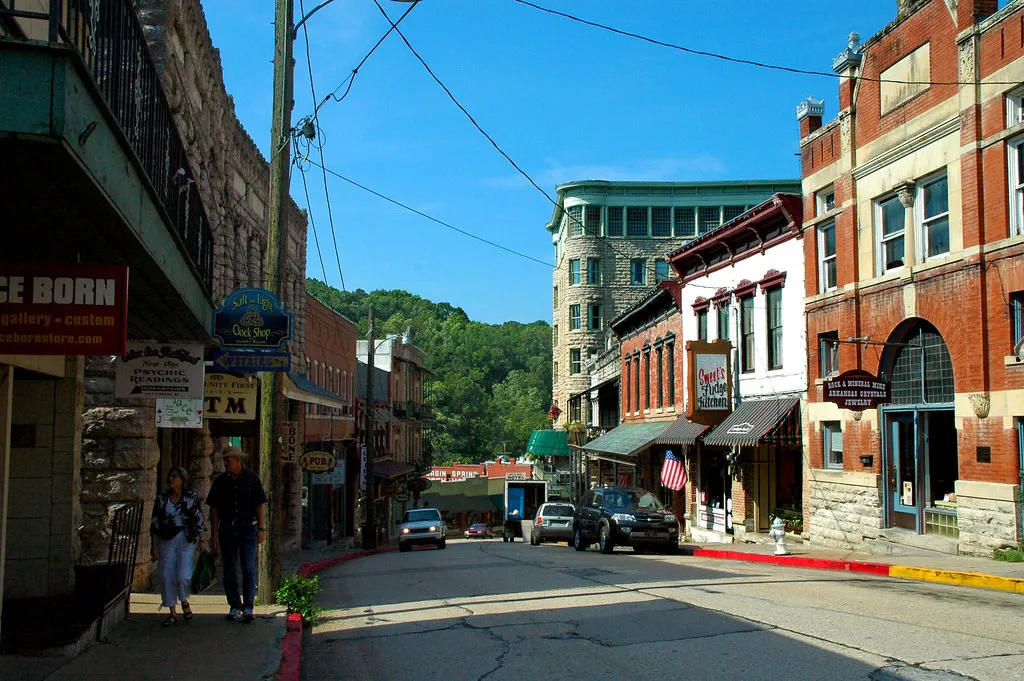 #12 - Eureka Springs, Arkansas: The Vertical Town With No Traffic Lights (Clinton Steeds, Flickr, CC BY 2.0)
