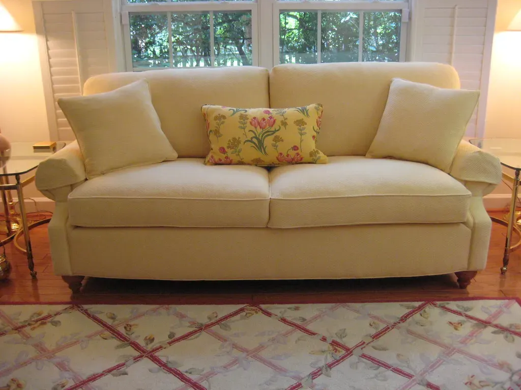 Upholstered Bedroom Furniture: Soft, Warm, and Irresistible (DesignFolly, Flickr, CC BY-SA 2.0)