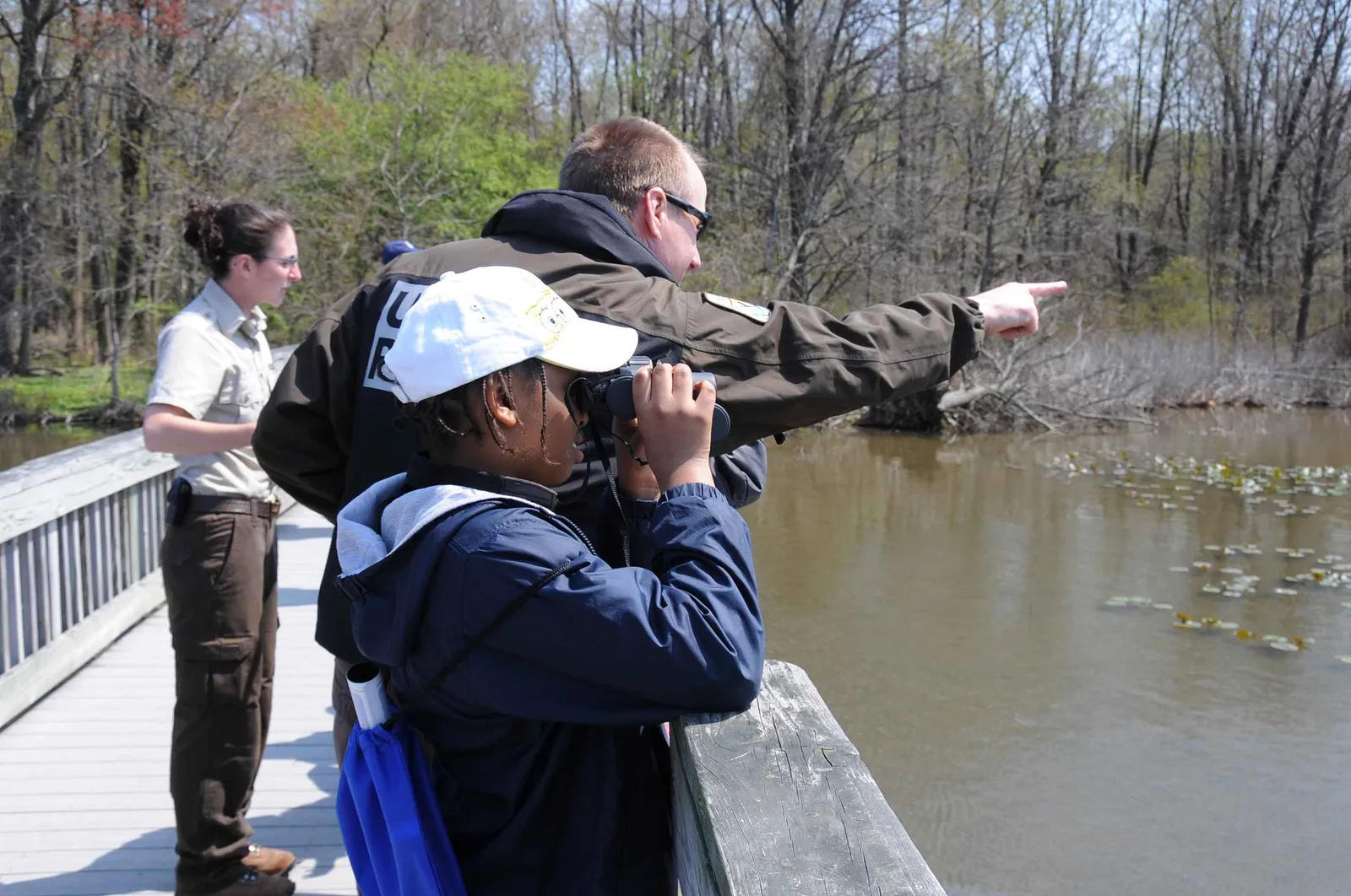Join Local Birding Groups (By Walton LaVonda, U.S. Fish and Wildlife Service, Public domain)