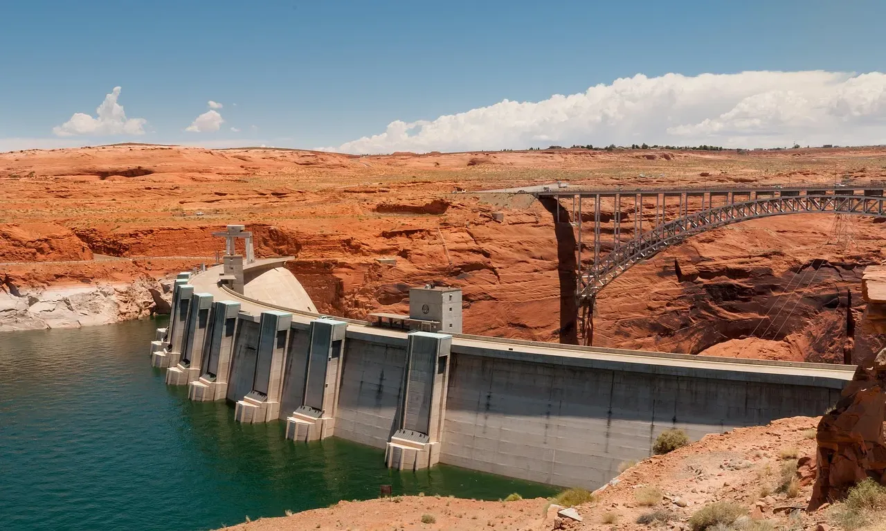 It's the Longest Multiple-Arch Dam in the World (Image Credits: Pixabay)