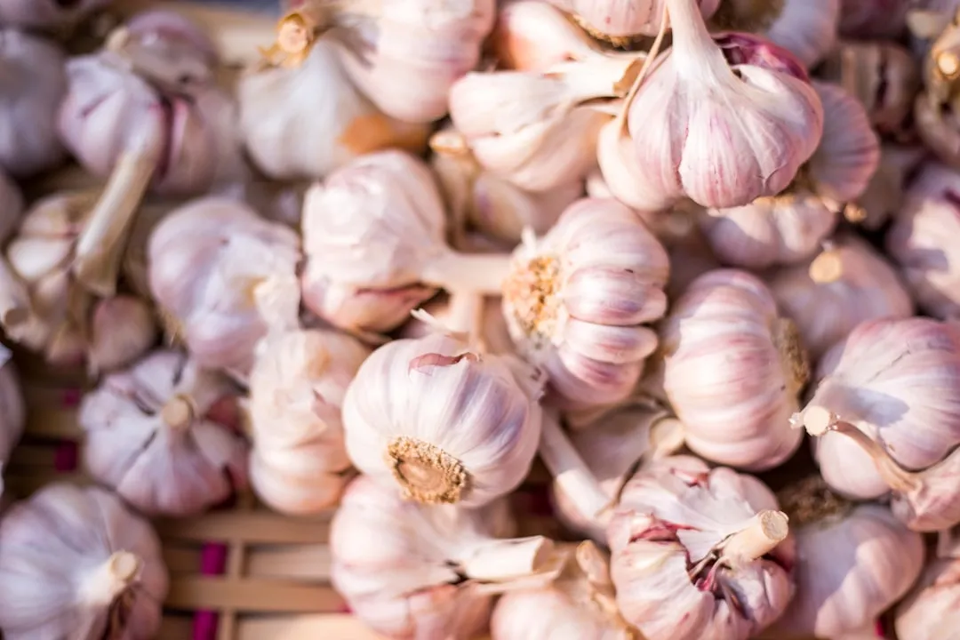 #9 - Garlic: The Set-It-and-Forget-It Crop They Thought Was "For Farmers" (Image Credits: Unsplash)