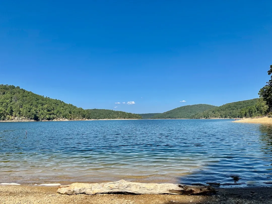 #5 - Lake Ouachita, Arkansas (Image Credits: Unsplash)