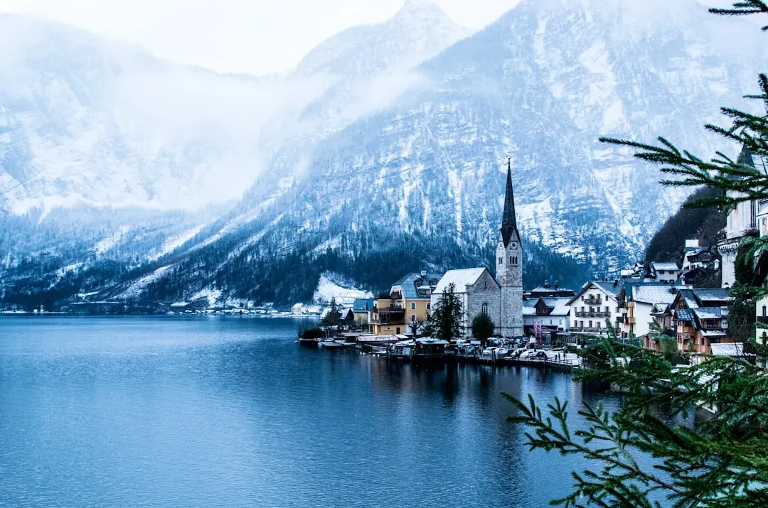Hallstatt, Austria (Image Credits: Unsplash)