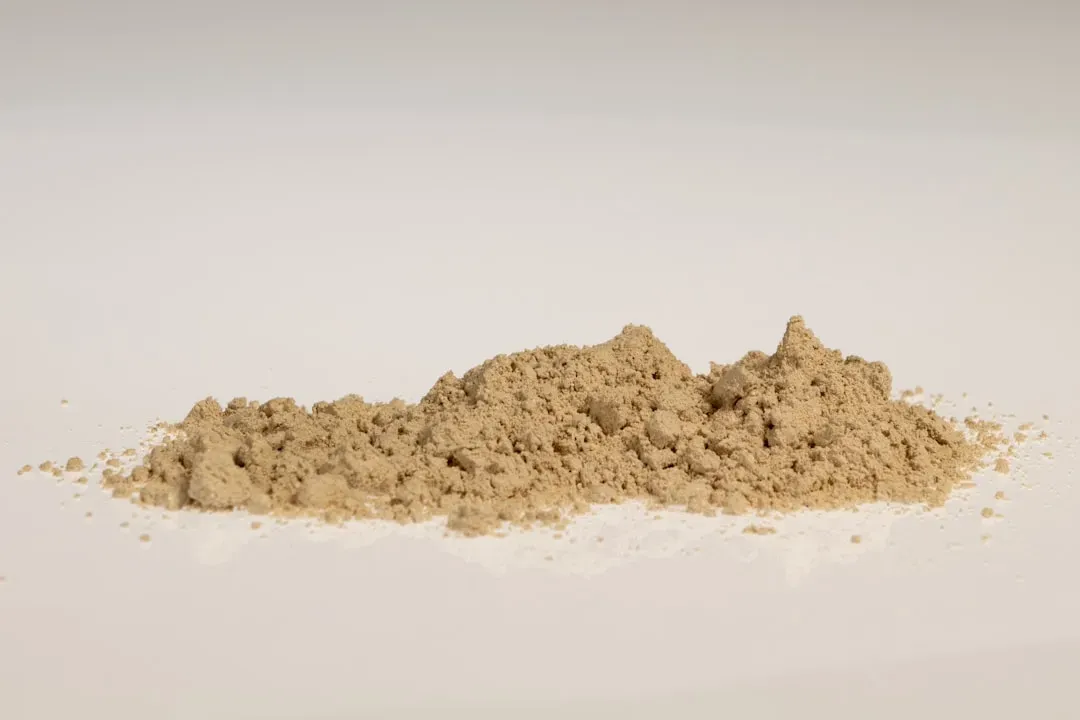 Diatomaceous Earth: The Powder That Dehydrates on Contact (Image Credits: Unsplash)