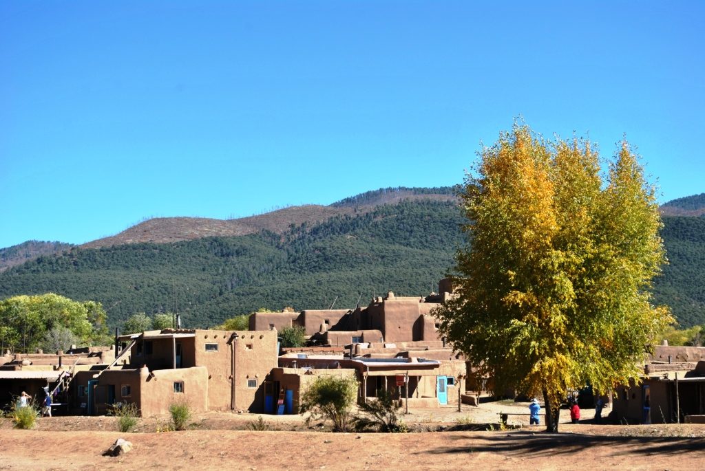 Taos Pueblo, New Mexico (Image Credits: Wikimedia)