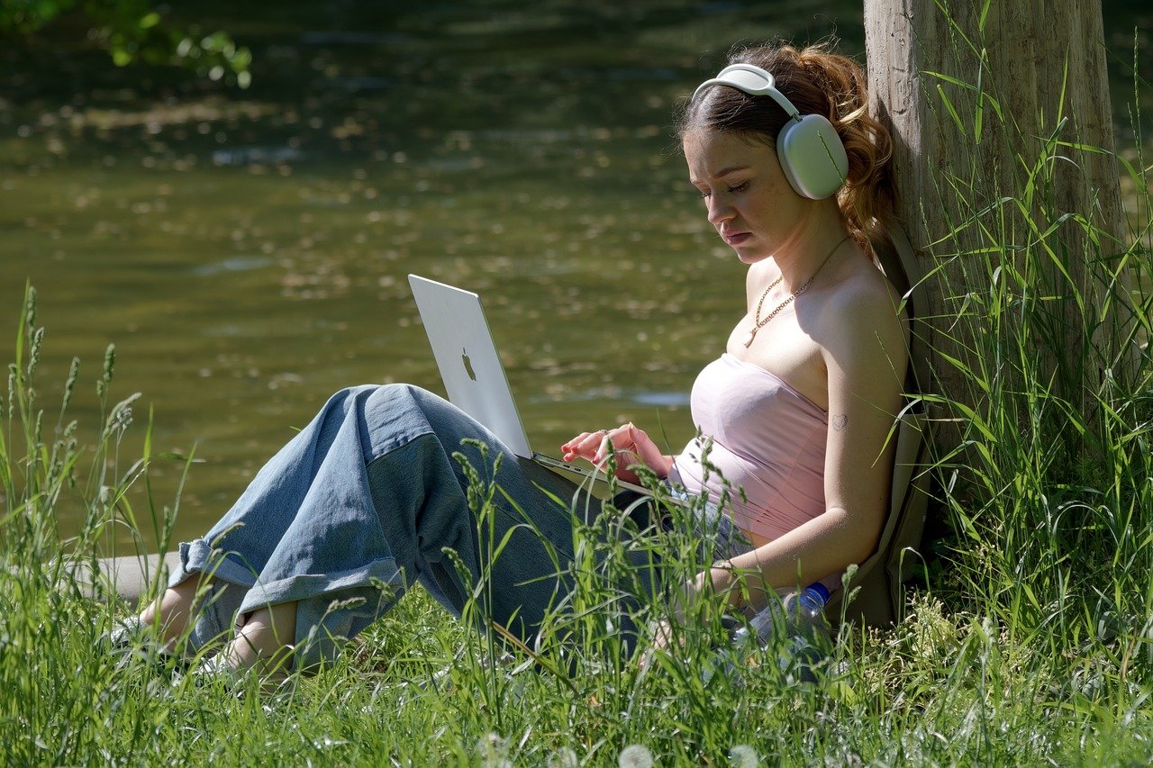 Birdsong as Nature's Antidepressant (Image Credits: Pixabay)