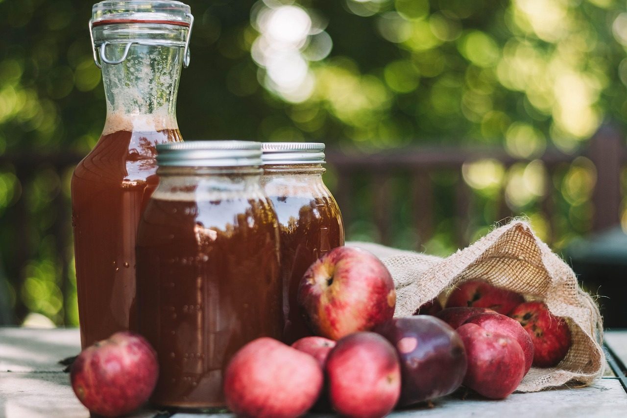 Apple Cider Vinegar: The Wonder Solution (Image Credits: Pixabay)