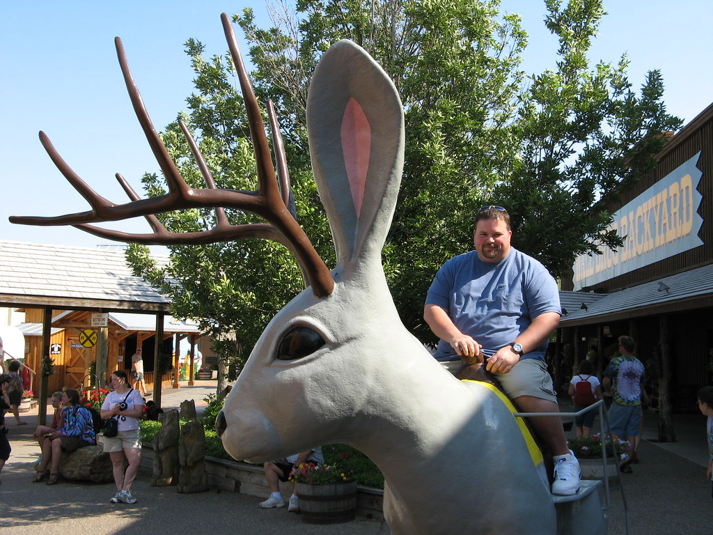Wall Drug: America's Most Famous Roadside Attraction (Image Credits: Flickr)