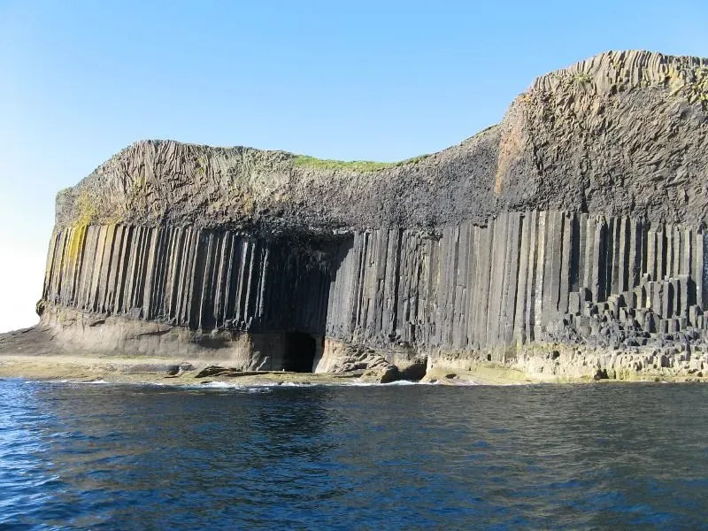 Fingal's Cave, Scotland (luxpim, Flickr, CC BY 2.0)