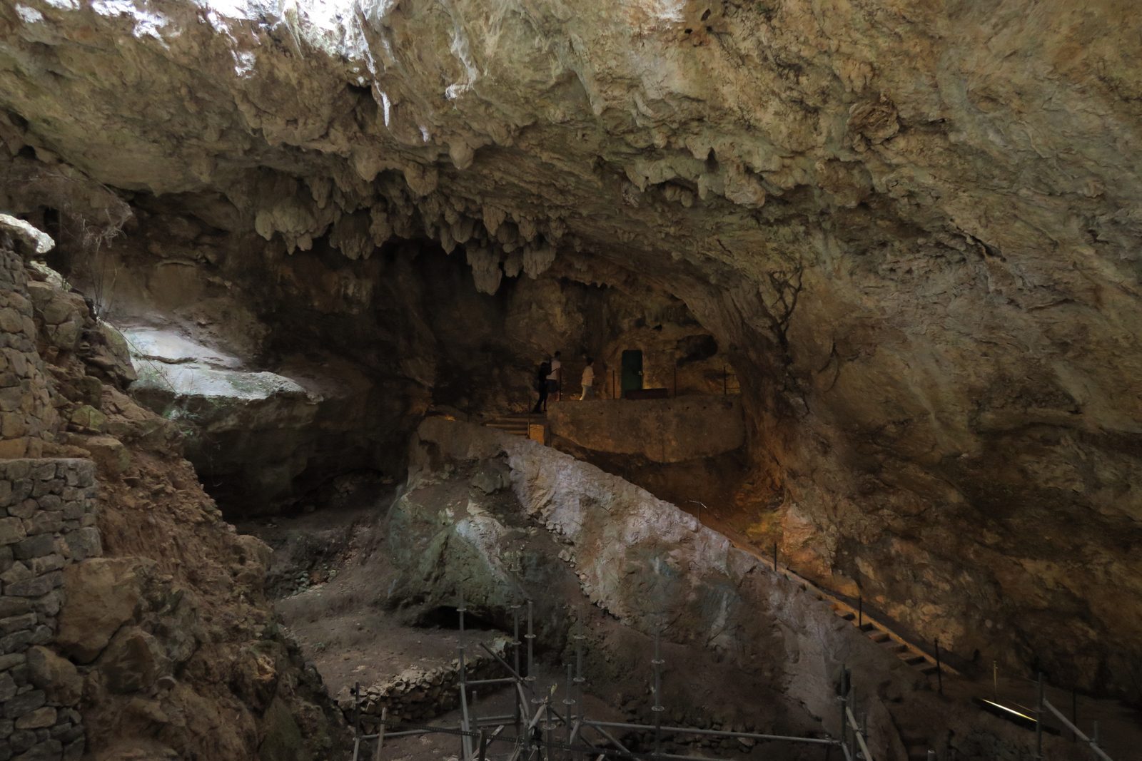 El Castillo Cave, Spain &ndash; Where Neanderthals May Have Left Their Mark (Image Credits: Wikimedia)