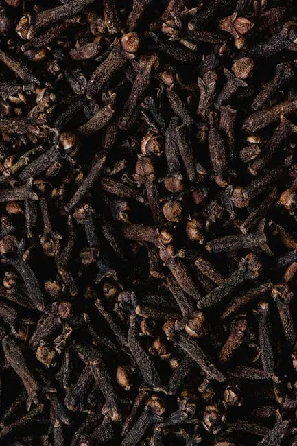 Clove Oil (Image Credits: Pexels)