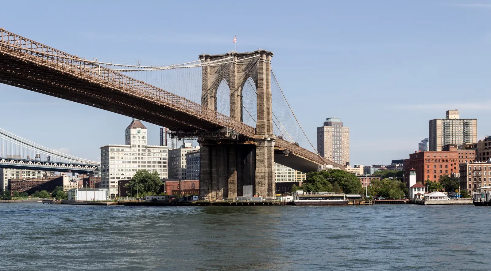 Brooklyn Bridge, New York (Image Credits: Wikimedia)