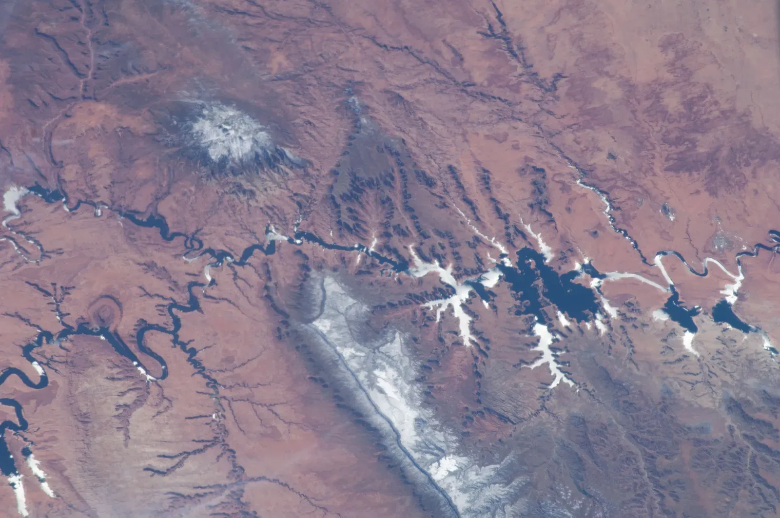 Lithospheric Warming and Delamination: The Ongoing Debate (By NASA, Public domain)