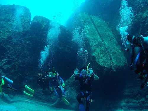 3. The Yonaguni Monument (Wretch Fossil, Flickr, CC BY 2.0)