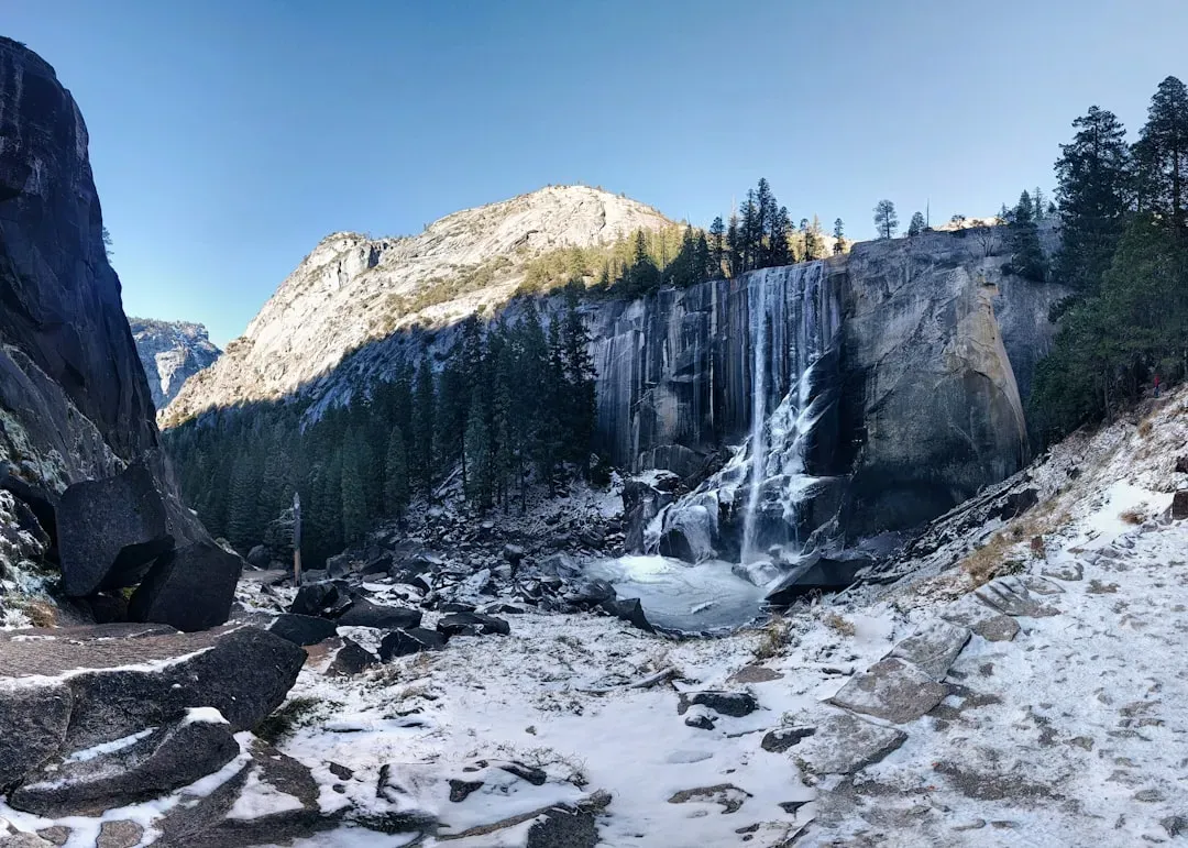 Yosemite Falls Trail at Yosemite National Park, California (Image Credits: Unsplash)