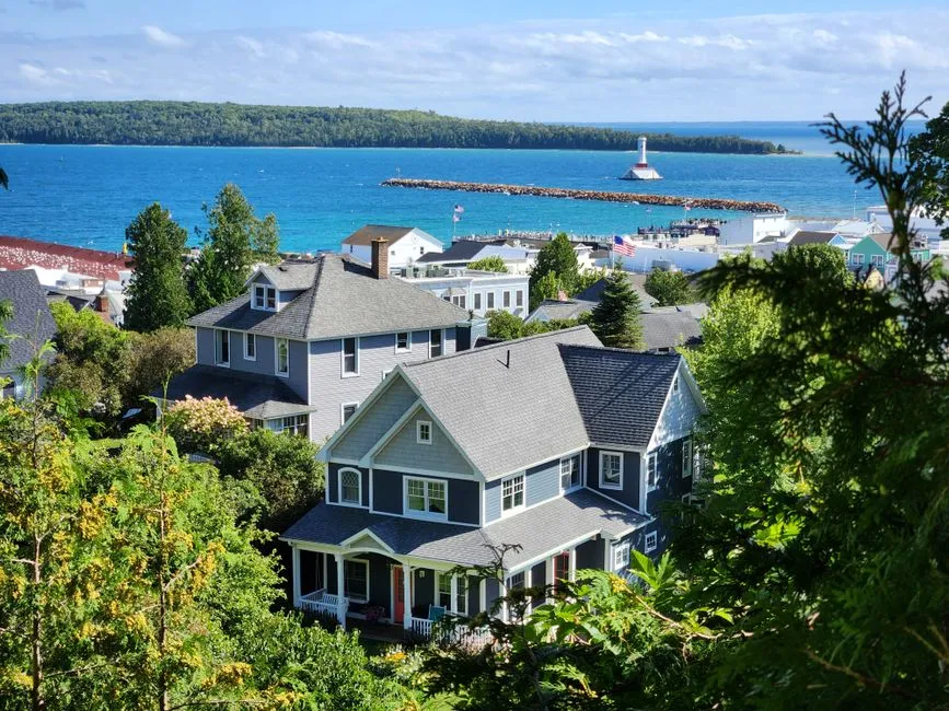 #12 - Mackinac Island, Michigan: A Ferry Ride Into a Different Century (Image Credits: Pexels)