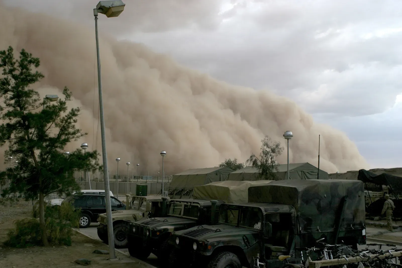 Haboobs and Their Towering Dust Walls (Image Credits: Wikimedia)