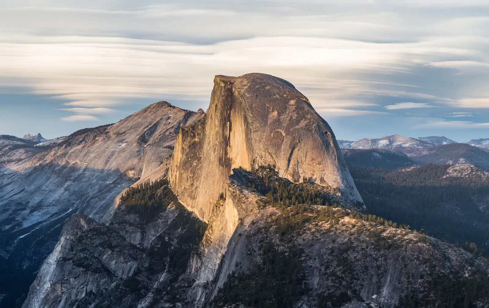 The Iconic Half Dome Challenge (Image Credits: Wikimedia)