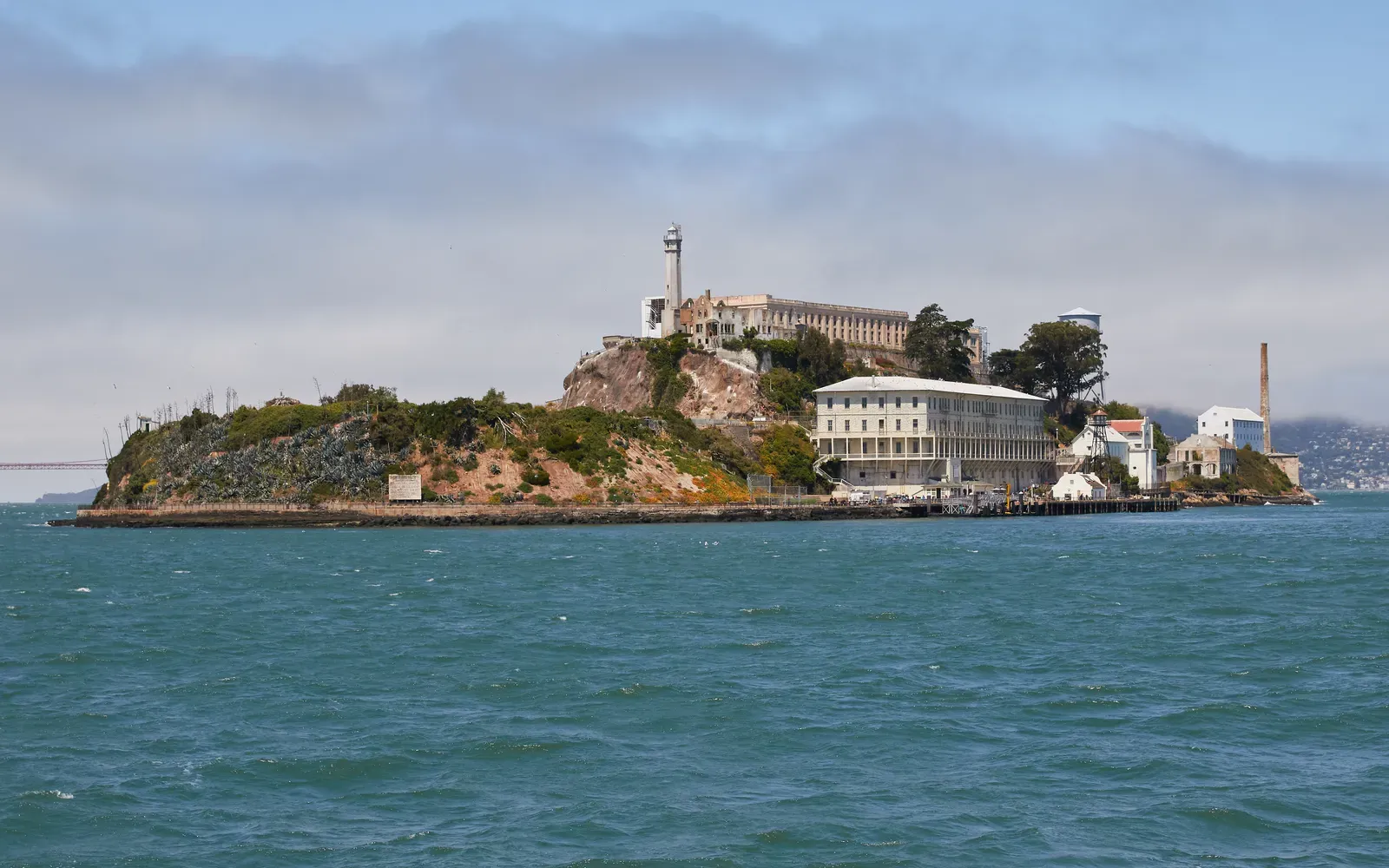Alcatraz Island: America's Most Notorious Prison (Image Credits: Wikimedia)