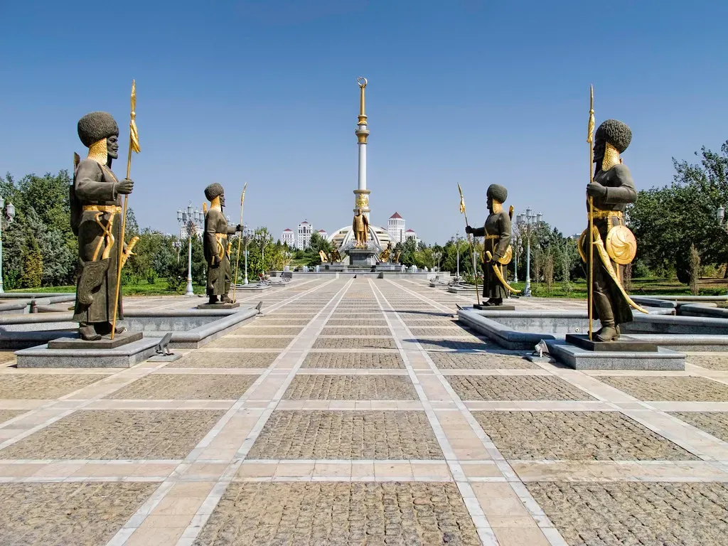 Monuments That Defy Imagination (Image Credits: Flickr)